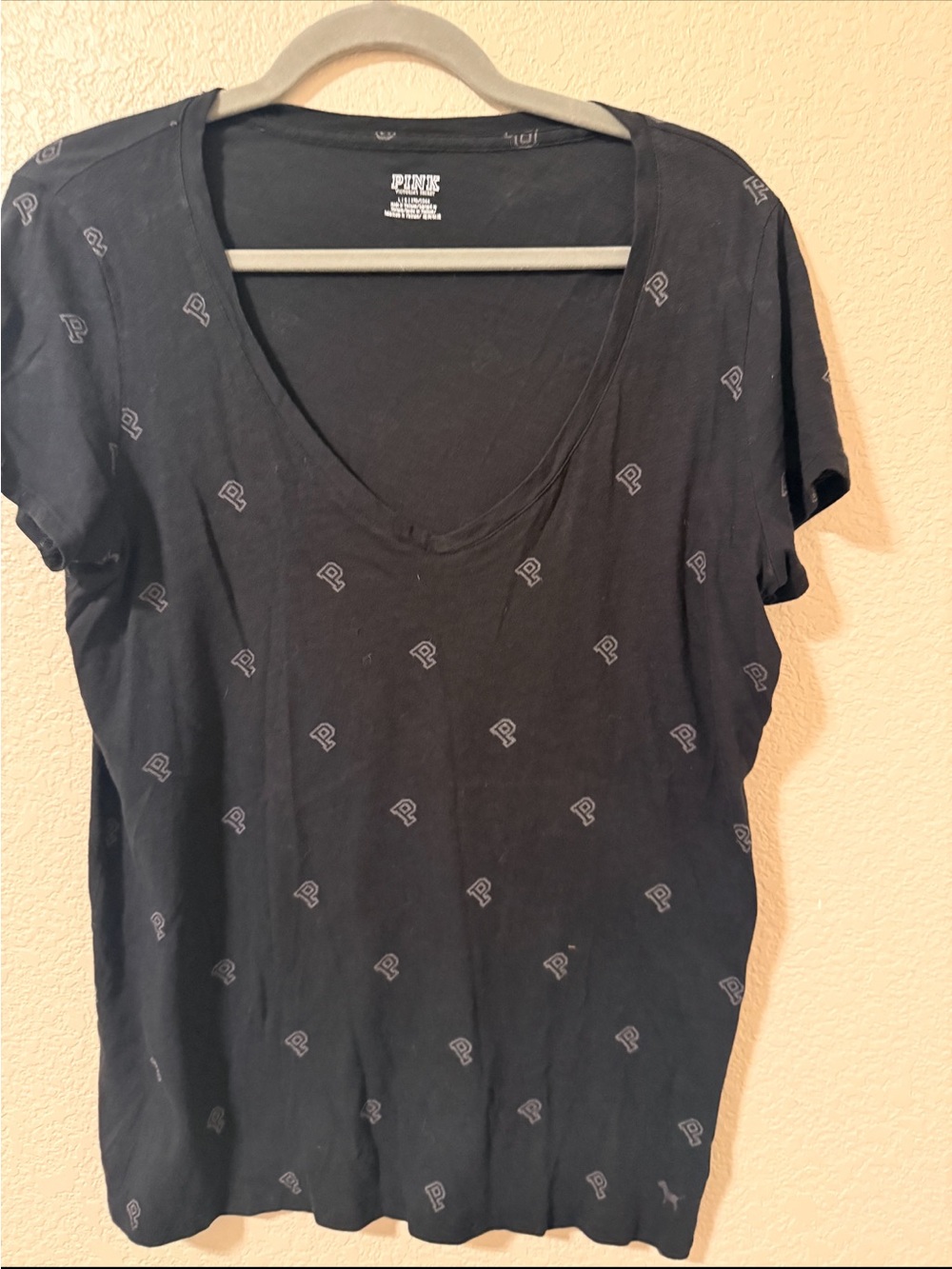 PINK Victoria's Secret Black V-Neck Short Sleeve Logo Tee